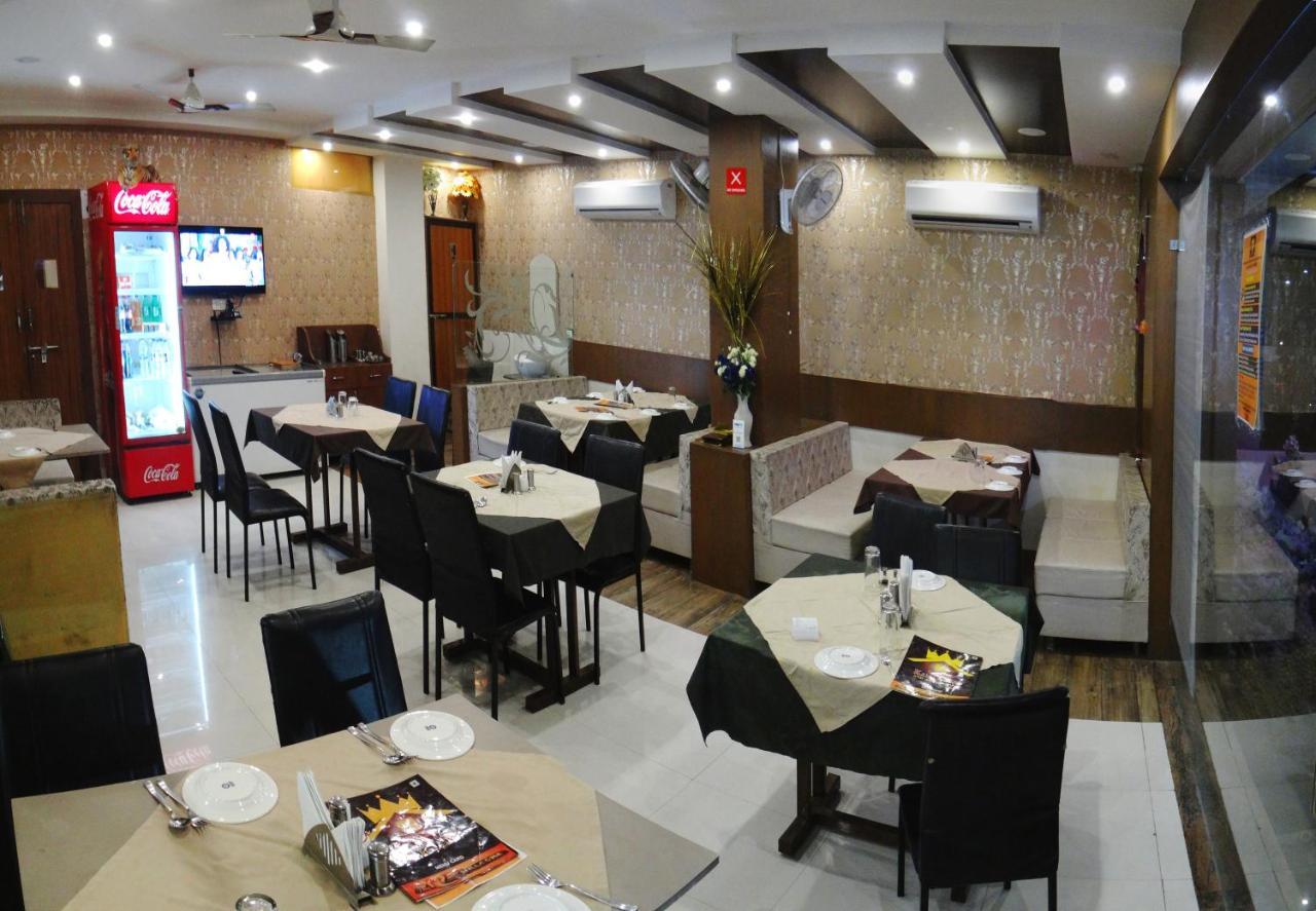 Hotel Kamad Giri,Ujjain Extérieur photo